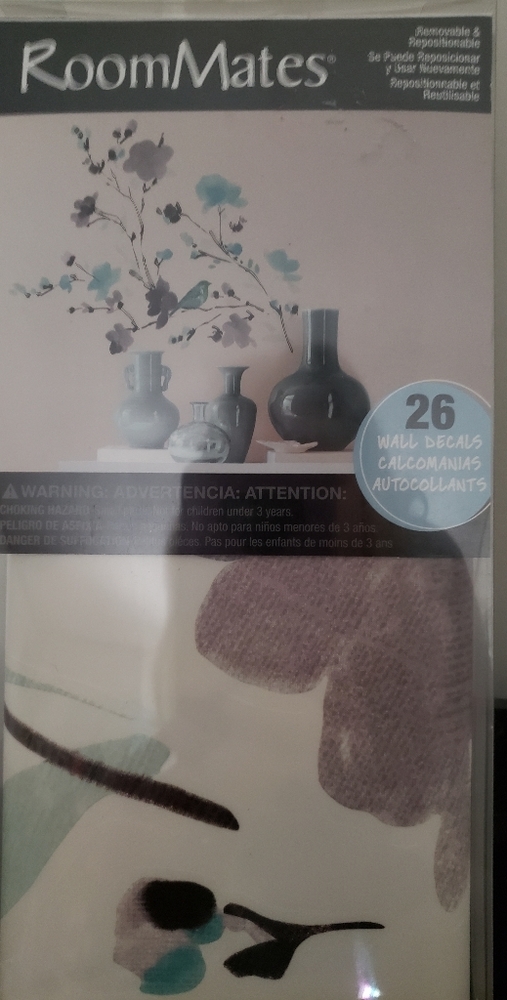 NWOT Roomates 26 Reusable wall Decal Art